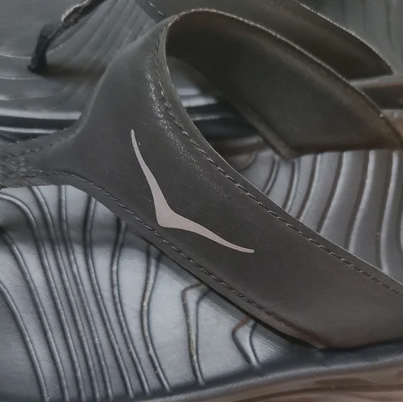 HOKA Women's Black Ora Recovery Flip Flop Sz 6 - Picture 9 of 14